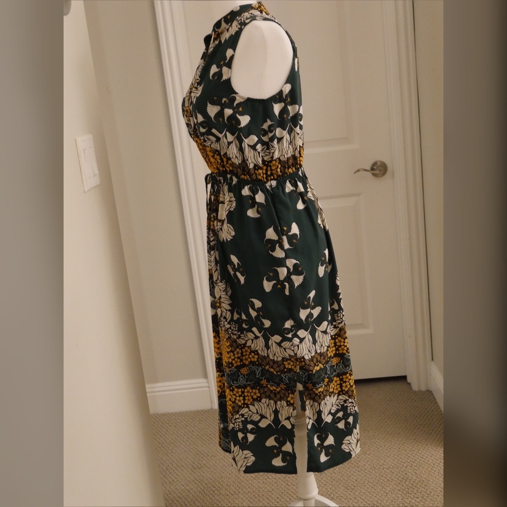 Dress - Picture 8 of 8